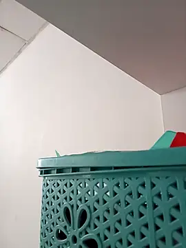 torvyHot online show from April 13, 7:51 pm