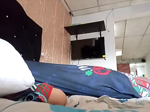 torvyHot online show from February 13, 9:48 pm