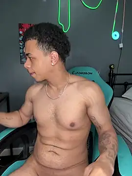 l-laross online show from May 5, 10:02 pm