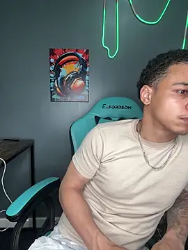 l-laross online show from May 8, 11:52 pm
