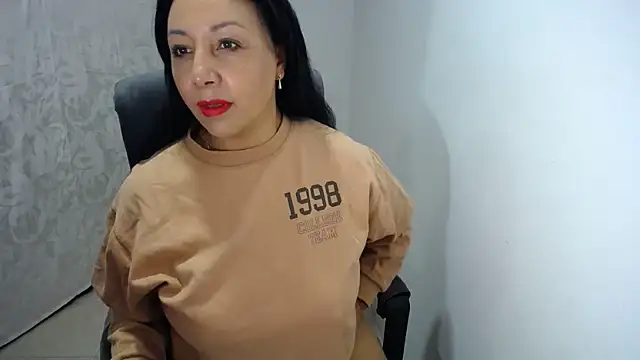 Snapshot of soyElena46 chatting on July 1, 11:54 am soyElena46 online show from July 1, 11:54 am