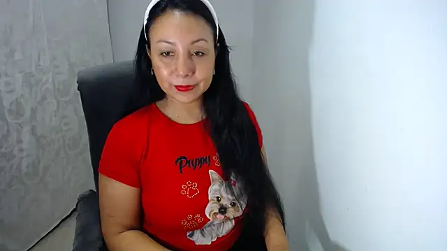 Snapshot of soyElena46 chatting on June 8, 12:06 pm soyElena46 online show from June 8, 12:06 pm