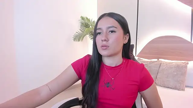 Snapshot of mia_slora chatting on June 4, 2:38 am mia slora online show from June 4, 2:38 am