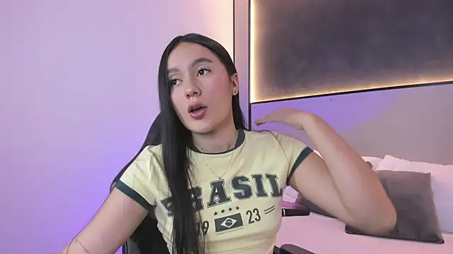Snapshot of mia_slora chatting on June 24, 12:04 pm mia slora online show from June 24, 12:04 pm