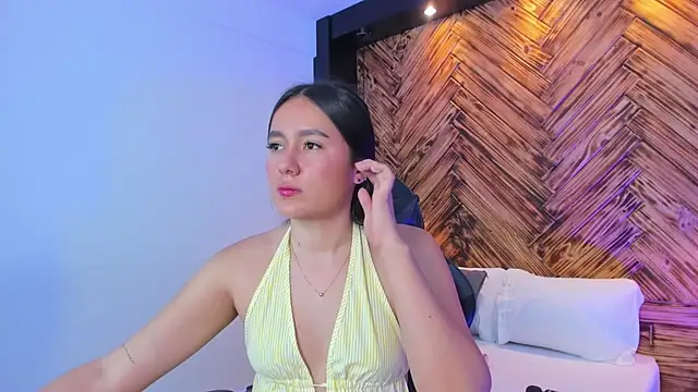 Snapshot of mia_slora chatting on July 16, 12:24 pm mia slora online show from July 16, 12:24 pm