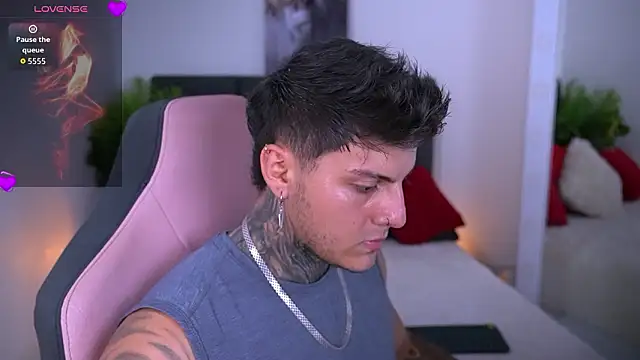 Snapshot of goldenatlasX chatting on March 3, 9:55 pm goldenatlasX online show from March 3, 9:55 pm