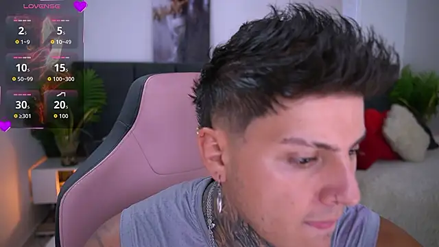 Snapshot of goldenatlasX chatting on February 20, 7:38 pm goldenatlasX online show from February 20, 7:38 pm