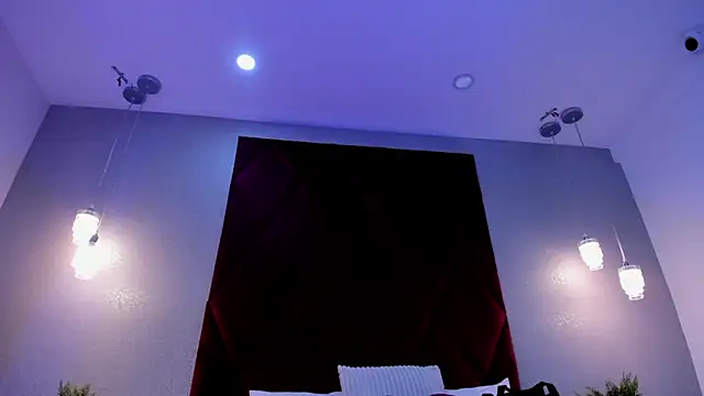 emily clarkk  online show from March 16, 8:22 pm