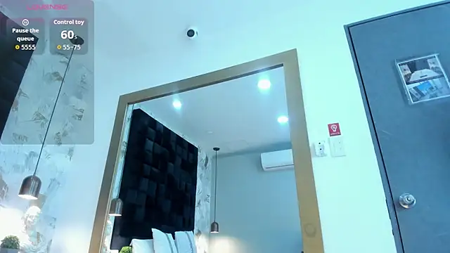 emily clarkk  online show from March 9, 7:28 pm