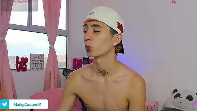 Maiky Cooper01 online show from March 4, 8:05 pm