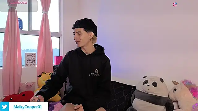 Maiky Cooper01 online show from March 24, 1:33 pm