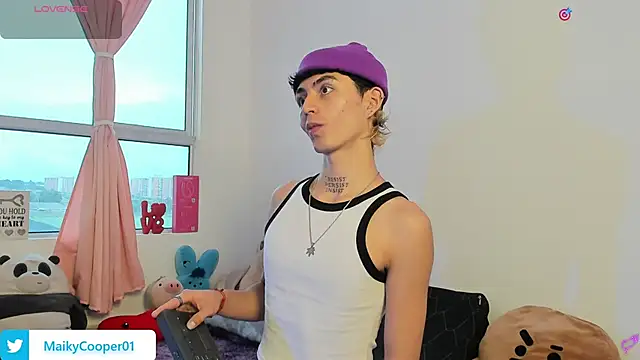 Maiky Cooper01 online show from April 15, 5:06 pm