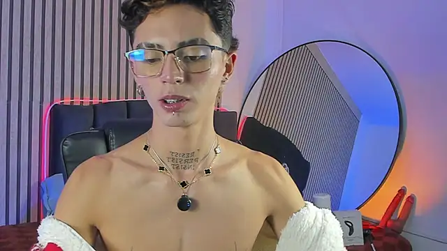 Snapshot of Maiky_Cooper01 chatting on June 25, 2:53 am Maiky Cooper01 online show from June 25, 2:53 am
