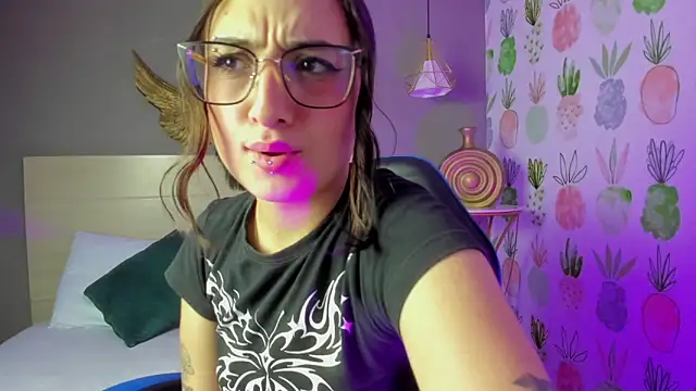 emma hiltonn  online show from March 11, 2:27 am