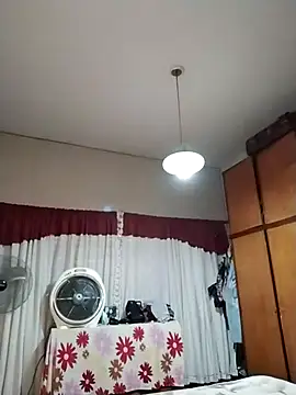 Juguetonafogosa5 online show from March 15, 8:27 pm