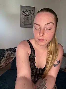 Bayleighjohnson18 online show from February 28, 11:43 am