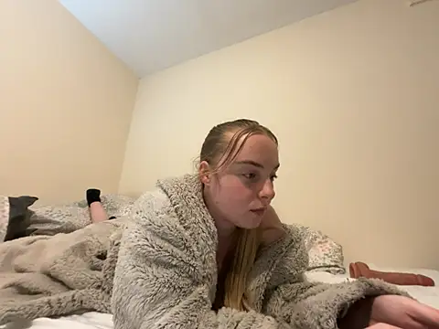 Bayleighjohnson18 online show from January 14, 5:05 pm