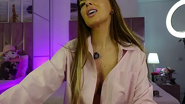 rianaaross online show from March 15, 5:14 am