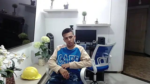 charlie watson online show from January 15, 3:32 am