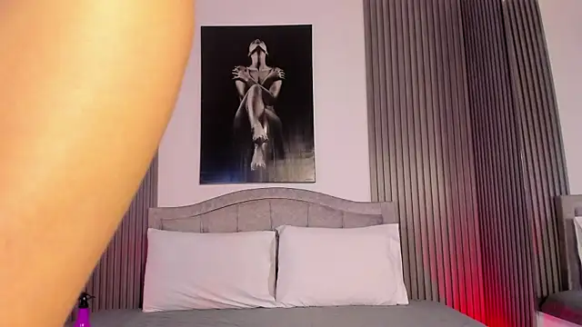 Naia-Nore online show from April 8, 1:07 am