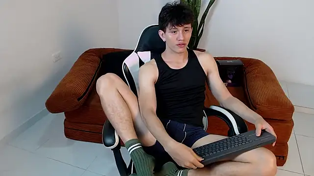DarrenColleen online show from May 8, 10:13 pm