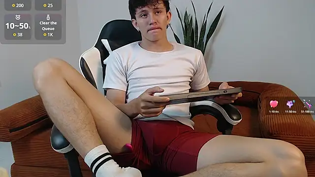 DarrenColleen online show from March 11, 10:31 am