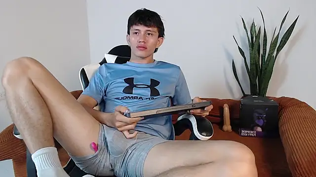 DarrenColleen online show from February 25, 10:59 am