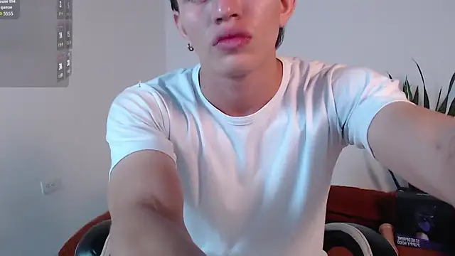 DarrenColleen online show from February 21, 11:51 pm