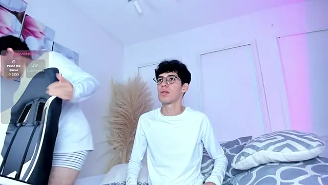 ian and austin online show from January 13, 12:53 pm