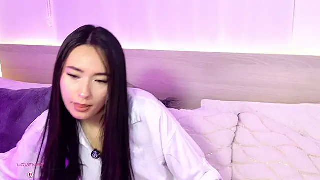 AliceeBloom online show from March 30, 11:11 am