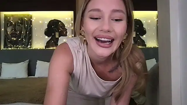 Snapshot of Stella_muse chatting on February 9, 4:54 am Stella muse online show from February 9, 4:54 am