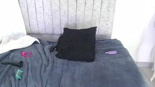 Fernandathxxx online show from April 11, 7:45 am