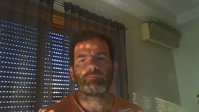 Snapshot of _grj1 chatting on July 4, 6:20 am grj1 online show from July 4, 6:20 am