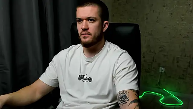 Snapshot of Well_boy chatting on January 14, 4:54 pm Well boy online show from January 14, 4:54 pm