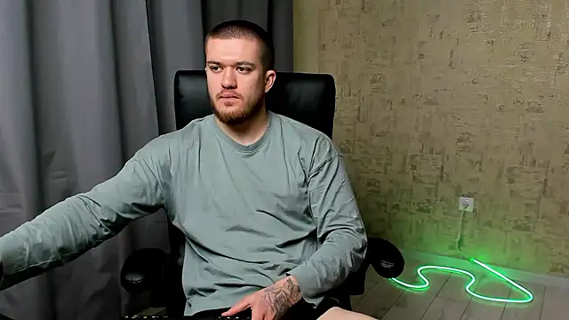 Snapshot of Well_boy chatting on January 11, 8:32 am Well boy online show from January 11, 8:32 am