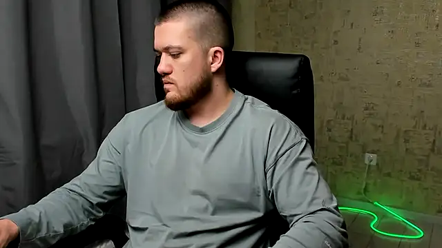 Snapshot of Well_boy chatting on January 12, 6:26 pm Well boy online show from January 12, 6:26 pm