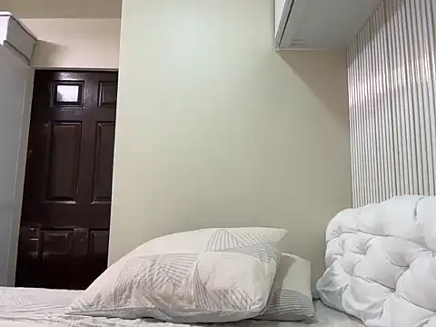 Snapshot of hyacinth30 chatting on February 12, 12:54 am hyacinth30 online show from February 12, 12:54 am