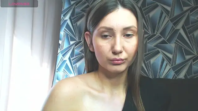 Snapshot of NikkiKiss___ chatting on February 14, 5:40 am NikkiKiss online show from February 14, 5:40 am