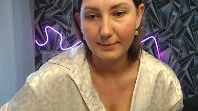 NikkiKiss    online show from June 1, 12:33 am