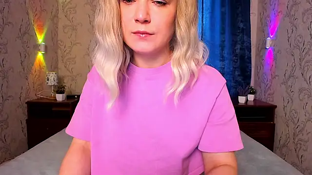 JessicaBeverly  online show from June 17, 1:43 pm