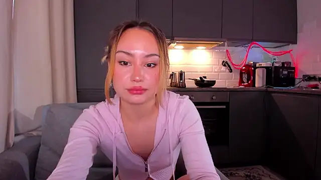 JessicaBeverly  online show from February 8, 1:31 pm