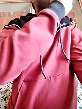 studio-my online show from February 8, 6:11 am