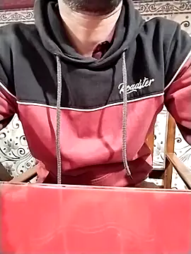 studio-my online show from February 5, 2:57 pm