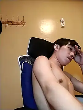 asian guy67 online show from May 24, 7:14 pm