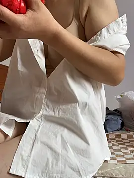 Snapshot of Sini-ii chatting on May 12, 2:52 am Sini-ii online show from May 12, 2:52 am