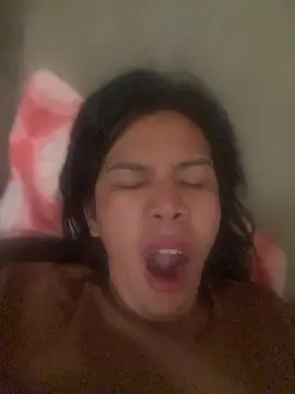 BriannaCruz24 online show from May 15, 1:03 am