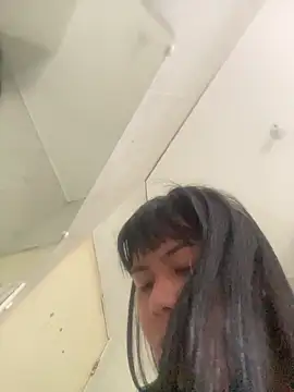 BriannaCruz24 online show from May 20, 6:21 am