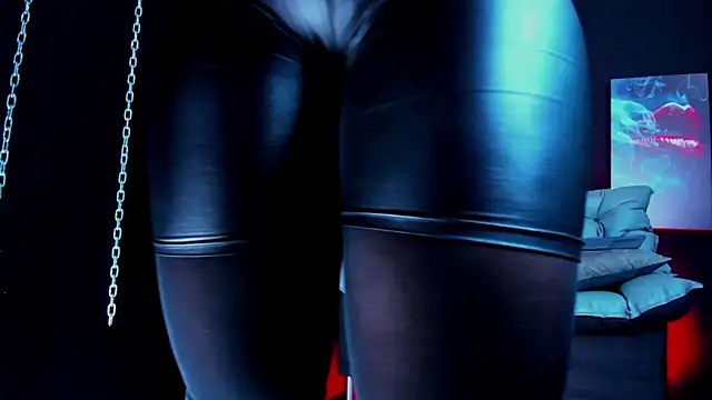 LucyStonne online show from March 25, 7:02 pm