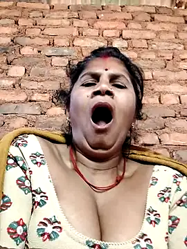 Hot di97 online show from March 8, 2:04 am