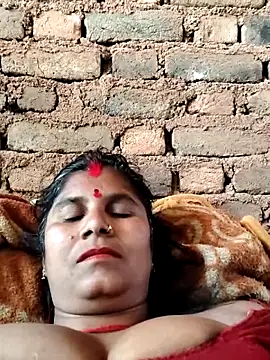 Hot di97 online show from April 10, 9:05 am